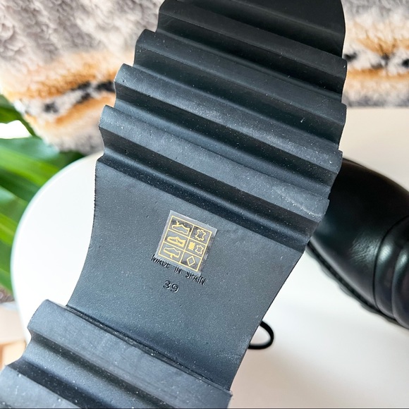 Free People Tori Padded Moto Black Leather Pull-On Lug Sole Ankle Boots Size 39 - Picture 7 of 9